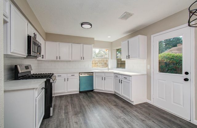 5803 Forest Timbers Dr, Humble, TX 77346