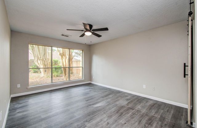 5803 Forest Timbers Dr, Humble, TX 77346