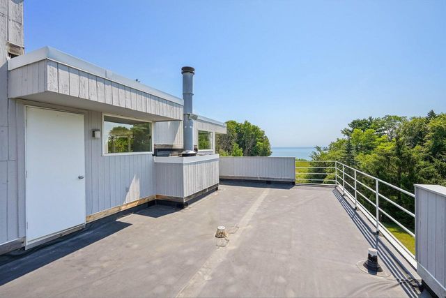 580 Lake Shore ROAD, Grafton, WI 53024