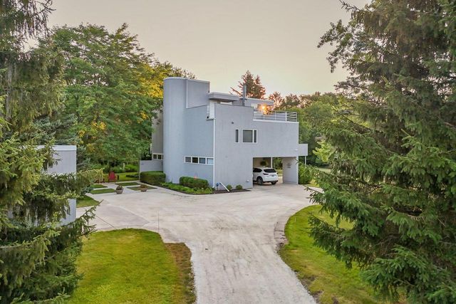 580 Lake Shore ROAD, Grafton, WI 53024