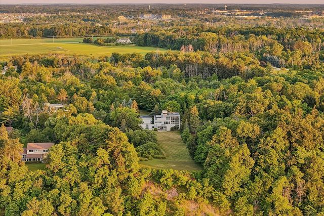580 Lake Shore ROAD, Grafton, WI 53024