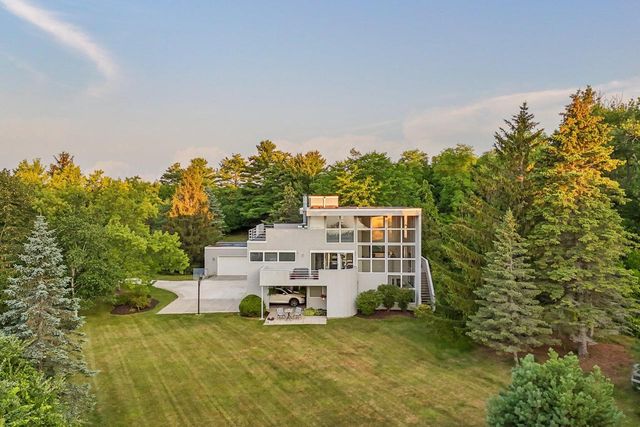 580 Lake Shore ROAD, Grafton, WI 53024