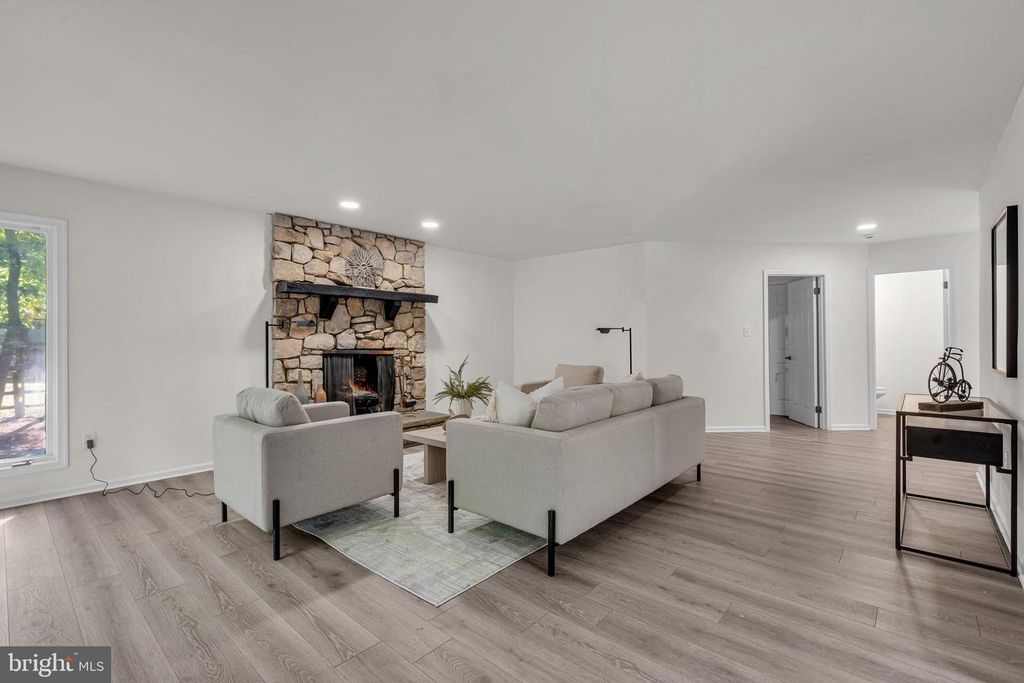 49 OAK RIDGE DR, Voorhees, NJ 08043
