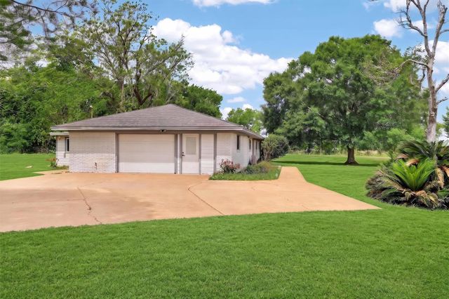 379 Hale Road, Bay City, TX 77414