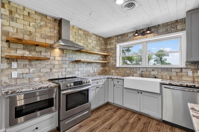 379 Hale Road, Bay City, TX 77414