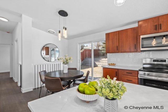 5048 REDMOND RD, Cheyenne, WY 82009