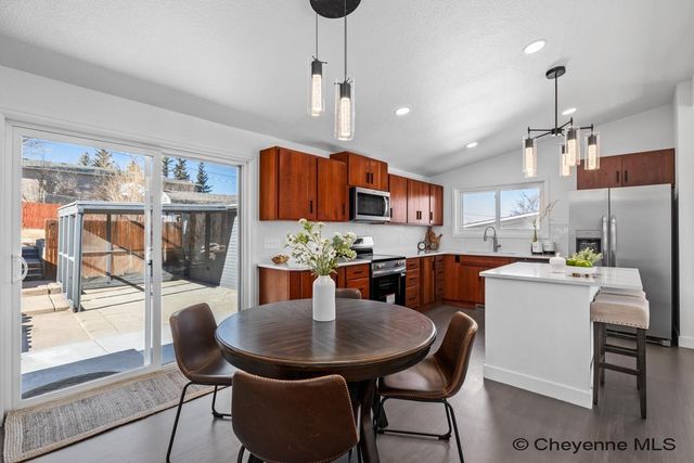 5048 REDMOND RD, Cheyenne, WY 82009