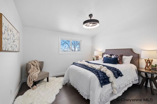 5048 REDMOND RD, Cheyenne, WY 82009