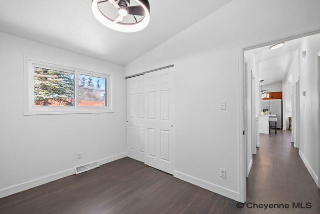 5048 REDMOND RD, Cheyenne, WY 82009