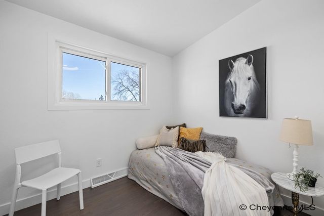 5048 REDMOND RD, Cheyenne, WY 82009