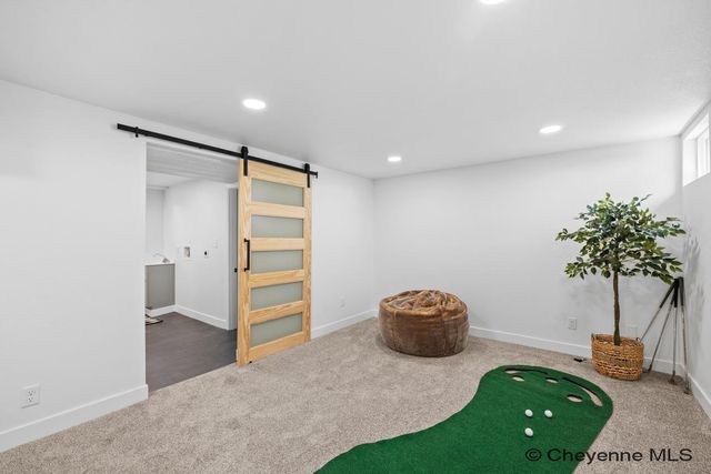 5048 REDMOND RD, Cheyenne, WY 82009