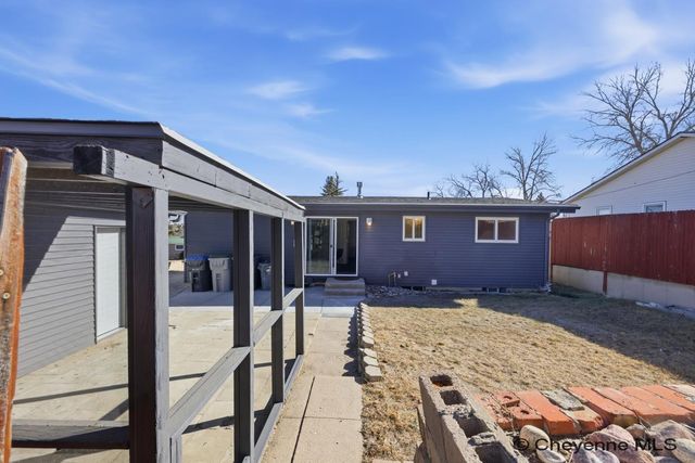 5048 REDMOND RD, Cheyenne, WY 82009