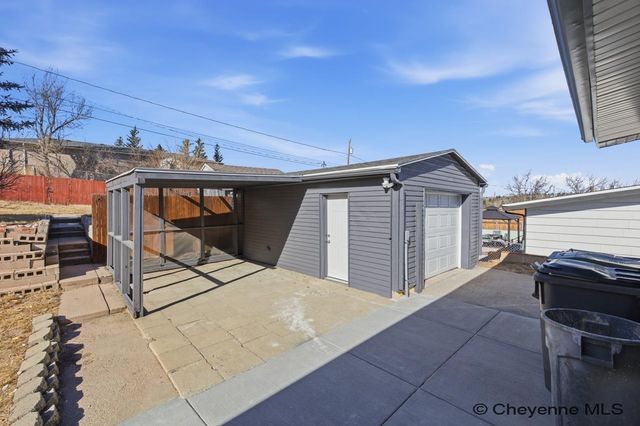 5048 REDMOND RD, Cheyenne, WY 82009