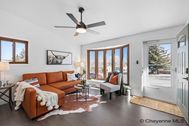 5048 REDMOND RD, Cheyenne, WY 82009