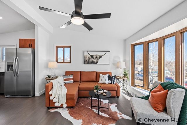 5048 REDMOND RD, Cheyenne, WY 82009