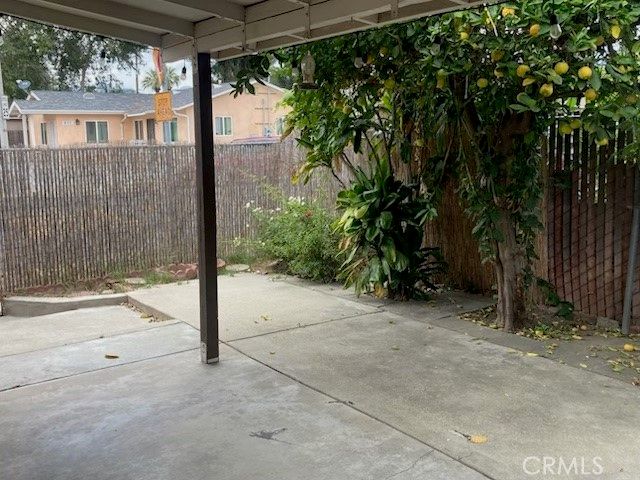 1049 Hewitt, San Fernando, CA 91340