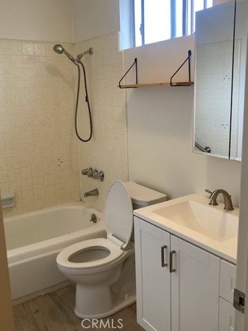 1049 Hewitt, San Fernando, CA 91340