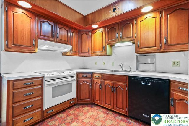 3319 Birch Avenue, South Whitehall Twp, PA 18103