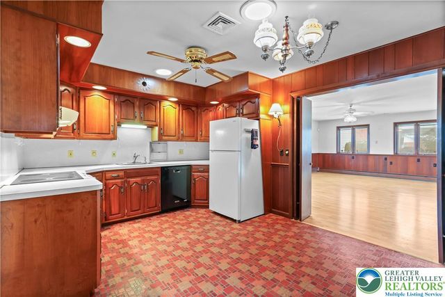 3319 Birch Avenue, South Whitehall Twp, PA 18103