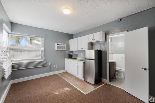 420 78th 5, Miami Beach, FL 33141