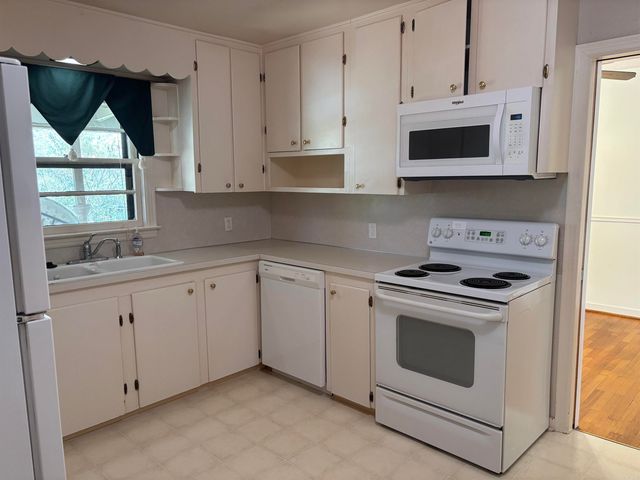 2816 Crouchwood Road, Little Rock, AR 72207