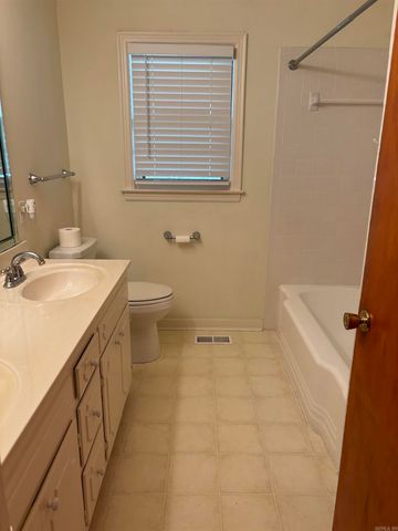 2816 Crouchwood Road, Little Rock, AR 72207