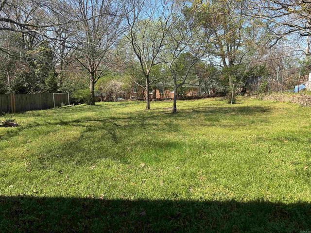 2816 Crouchwood Road, Little Rock, AR 72207