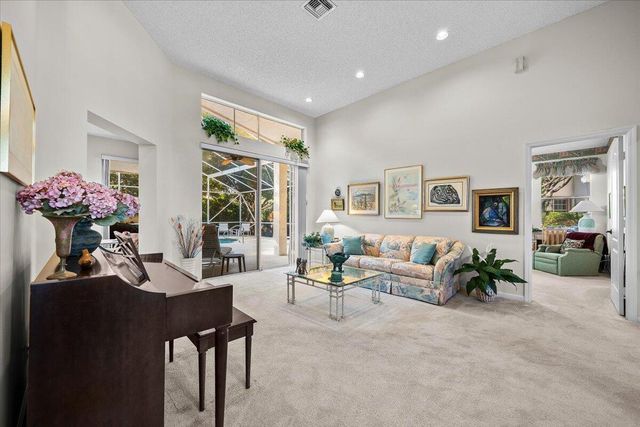 180 Egret Circle, Greenacres, FL 33413