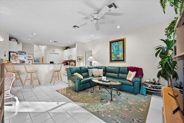 180 Egret Circle, Greenacres, FL 33413