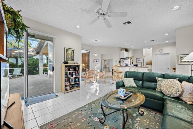 180 Egret Circle, Greenacres, FL 33413