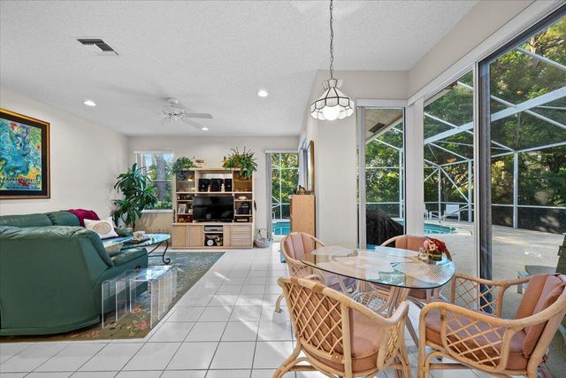 180 Egret Circle, Greenacres, FL 33413