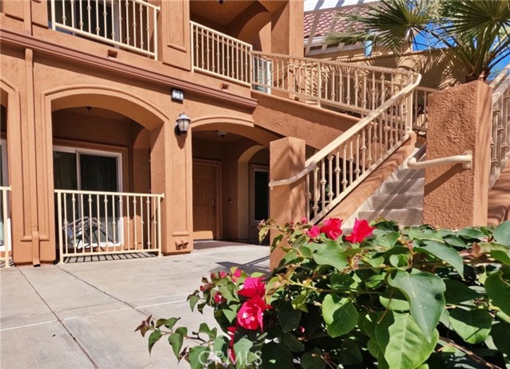 45245 Seeley 17C Drive 17C, La Quinta, CA 92253