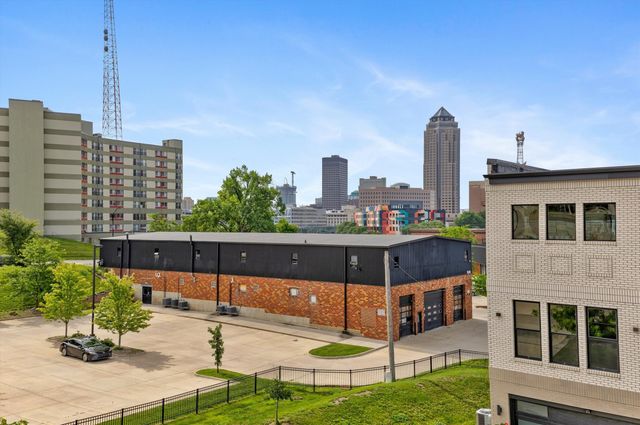 1343 Keosauqua Way, Des Moines, IA 50309