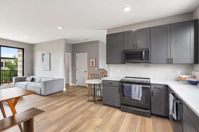1343 Keosauqua Way, Des Moines, IA 50309