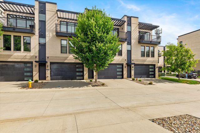 1343 Keosauqua Way, Des Moines, IA 50309
