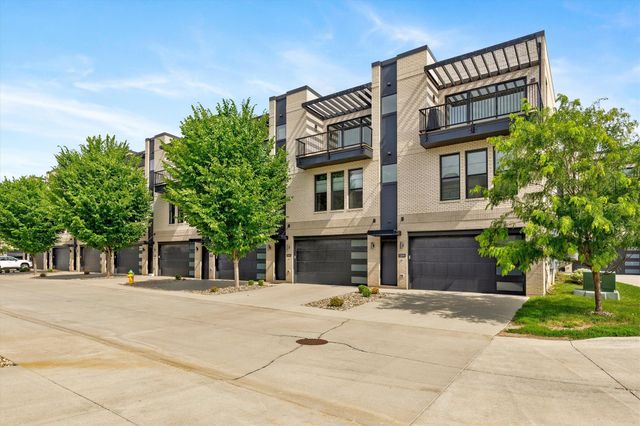 1343 Keosauqua Way, Des Moines, IA 50309