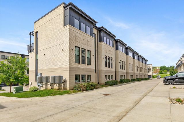 1343 Keosauqua Way, Des Moines, IA 50309
