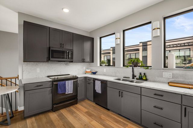 1343 Keosauqua Way, Des Moines, IA 50309