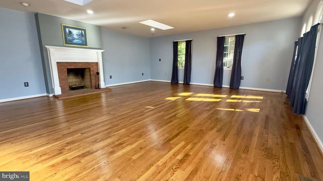 214 S ROYAL AVE, Front Royal, VA 22630
