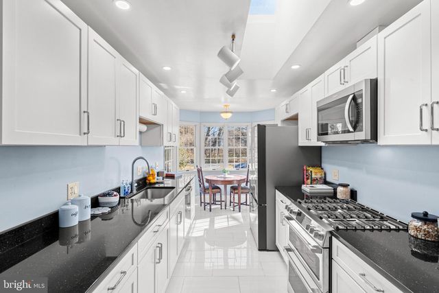 214 S ROYAL AVE, Front Royal, VA 22630