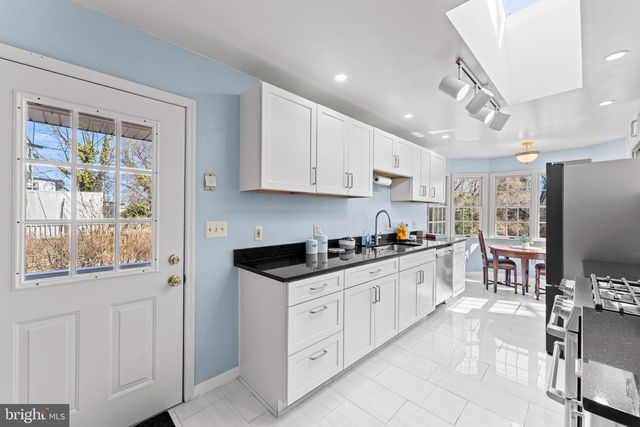 214 S ROYAL AVE, Front Royal, VA 22630