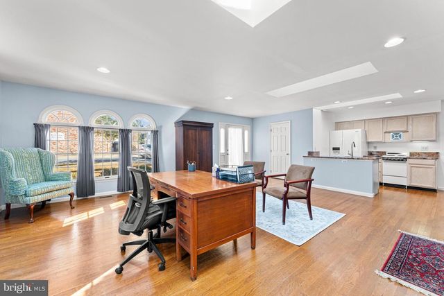 214 S ROYAL AVE, Front Royal, VA 22630