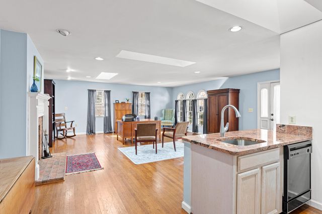 214 S ROYAL AVE, Front Royal, VA 22630