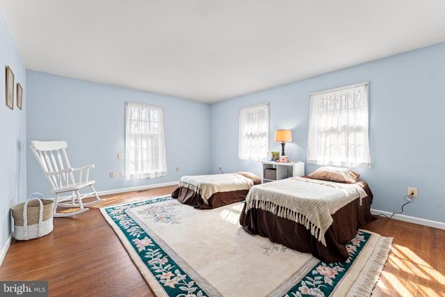 214 S ROYAL AVE, Front Royal, VA 22630