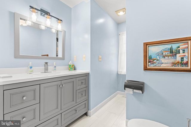214 S ROYAL AVE, Front Royal, VA 22630
