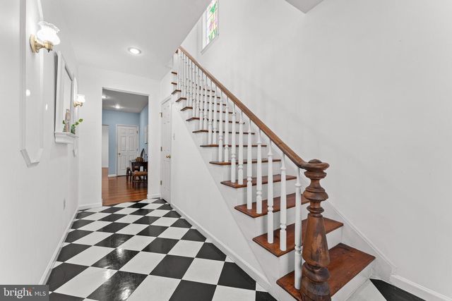 214 S ROYAL AVE, Front Royal, VA 22630