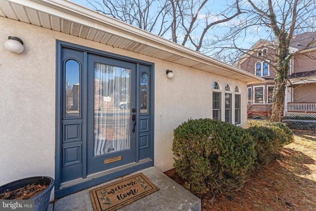 214 S ROYAL AVE, Front Royal, VA 22630