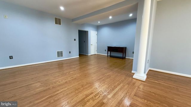 214 S ROYAL AVE, Front Royal, VA 22630