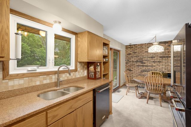 5139 Woodhill Road, Minnetonka, MN 55345
