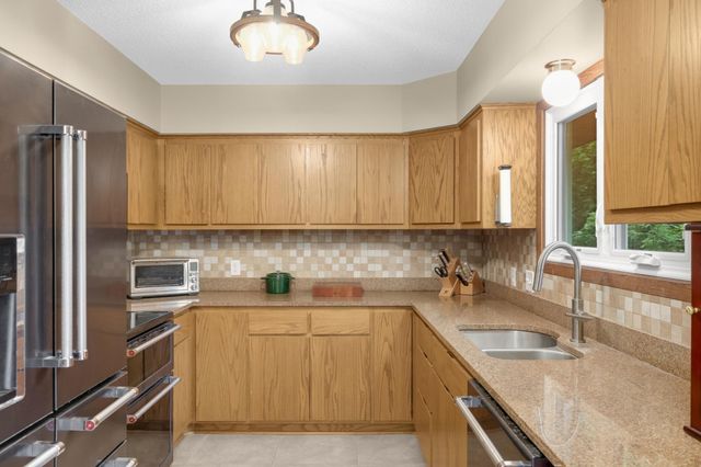 5139 Woodhill Road, Minnetonka, MN 55345